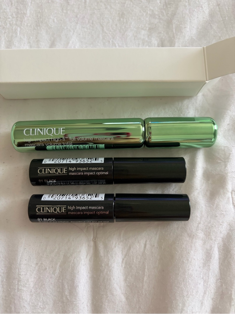 Brand new full size Clinique mascara with 2 deluxe mini mascaras